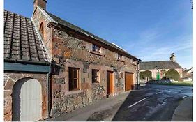 The Stables, Charming Converted, 2 Bedroom Cottage, Melrose